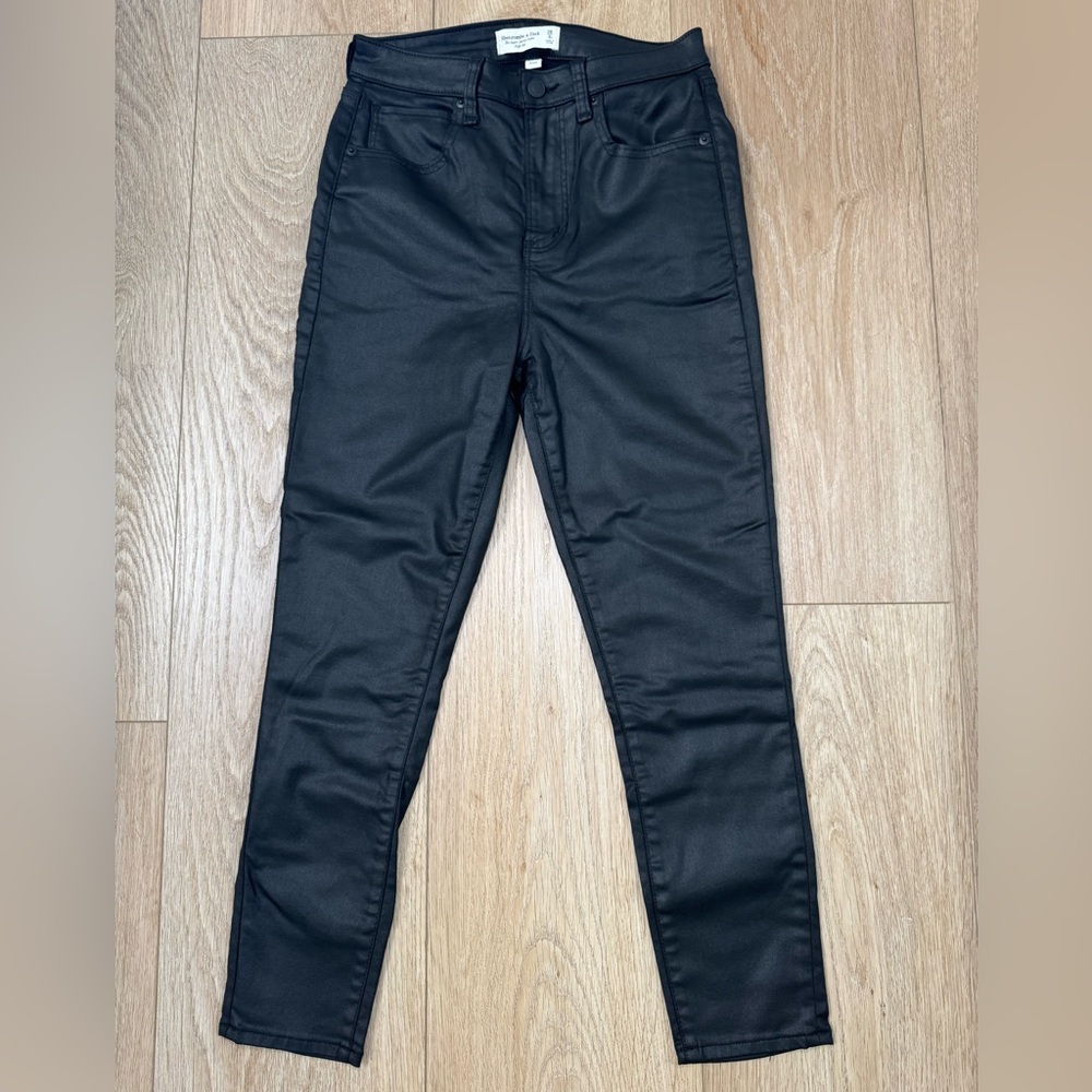 Abercrombie Curve Love Super Skinny Ankle High Rise size 28 short